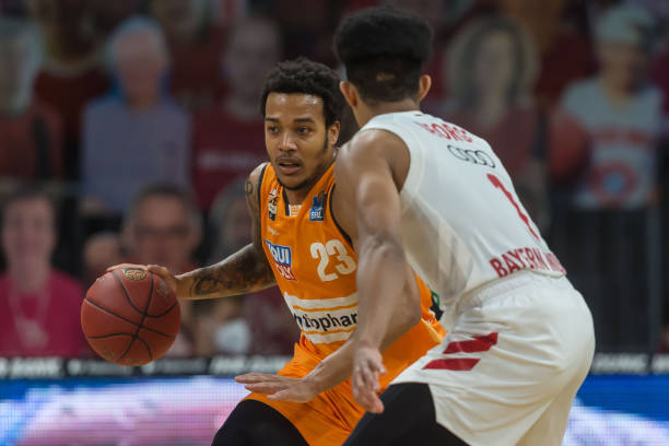 犹豫哪怕只 犹豫哪怕只